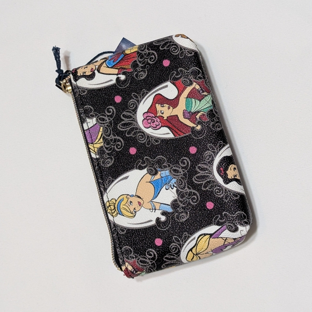 Dooney & Bourke Disney Runway Princess Cosmetic Bag /Pouch - Picture 4 of 11